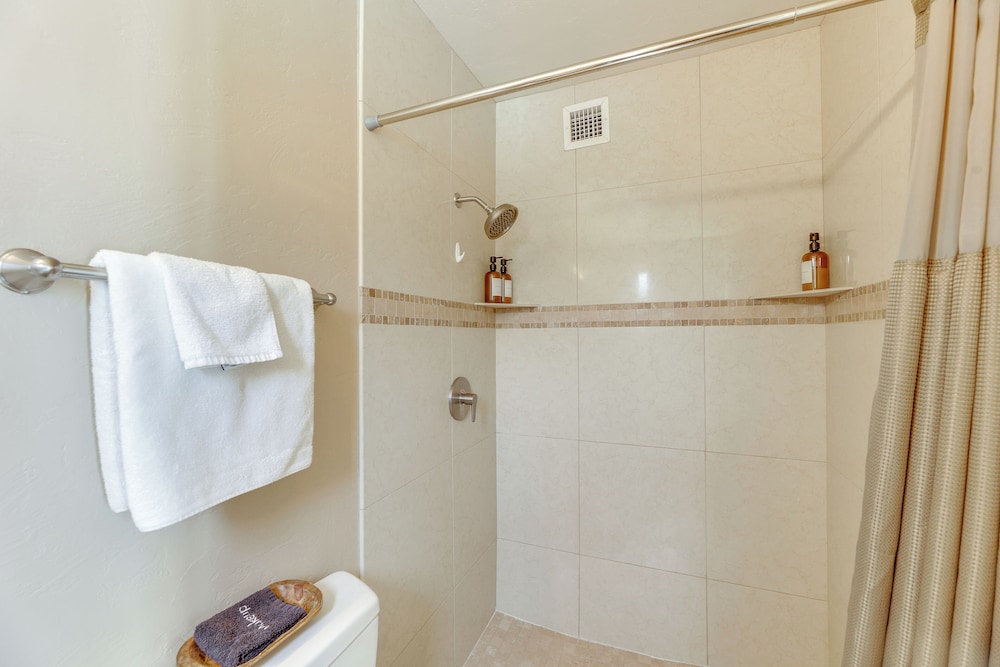 Home Near El Conquistador Golf: Hot Tub + Mtn View