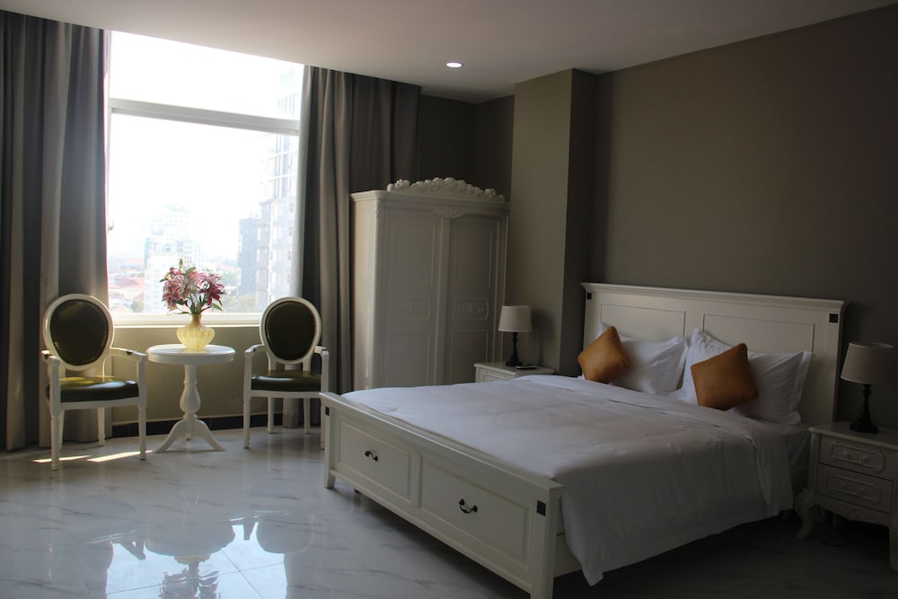 LH Residence view 3