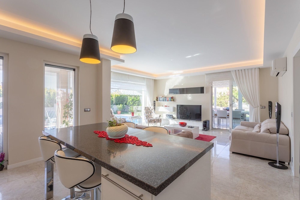Villa Nirvana Large Private Pool A C Wifi Car Not Required Eco-friendly - 2832 view 4