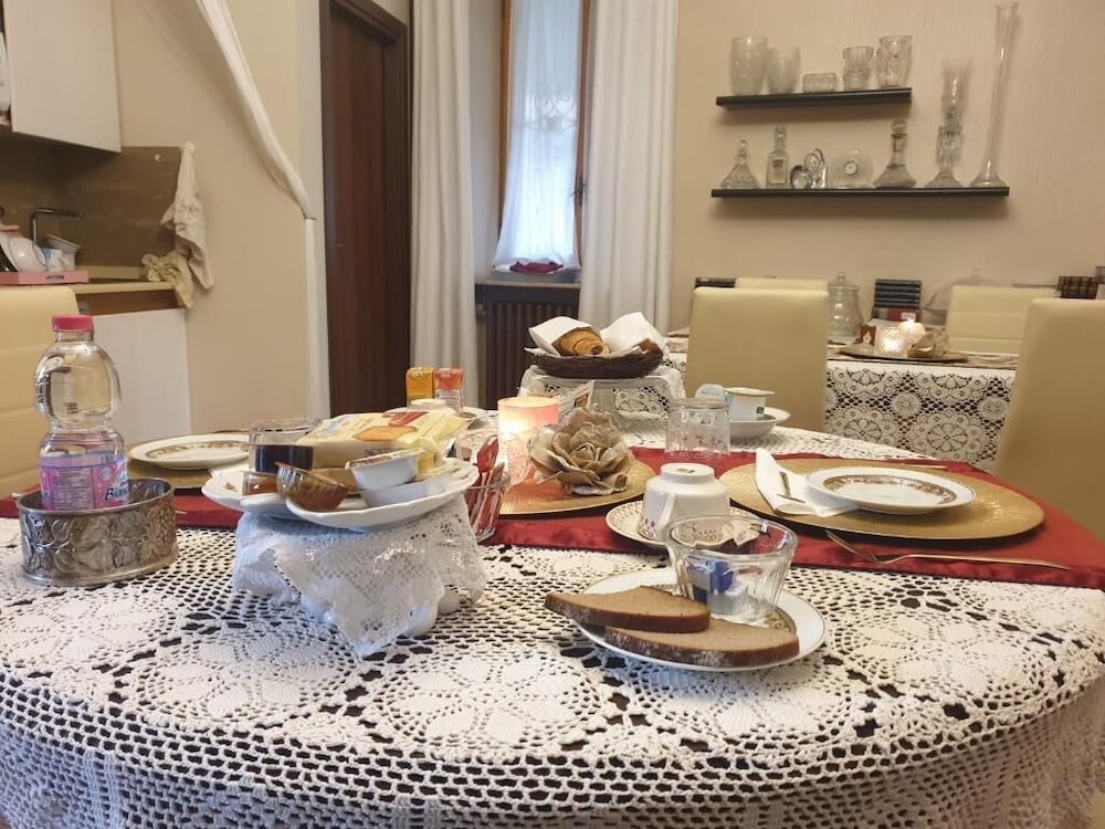 Villa Marisa bed breakfast and books