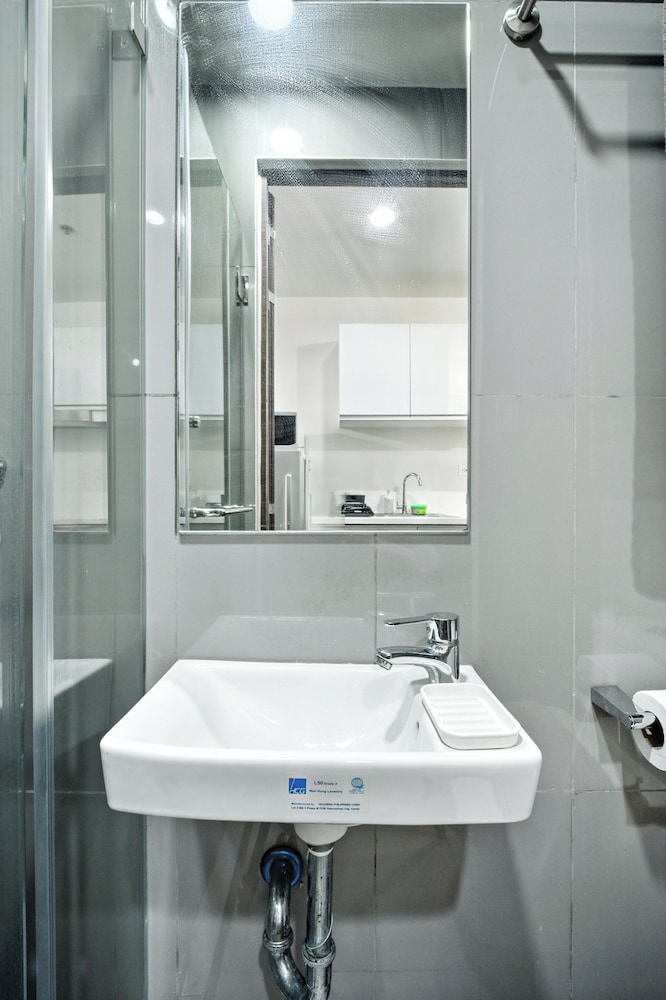 Room-sleek Studio With City Views on the