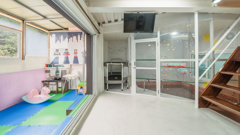 Gapyeong Gabom Kids Poolvilla Pension