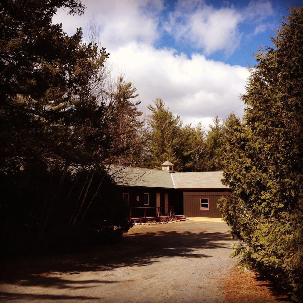 ADK Trail Inn