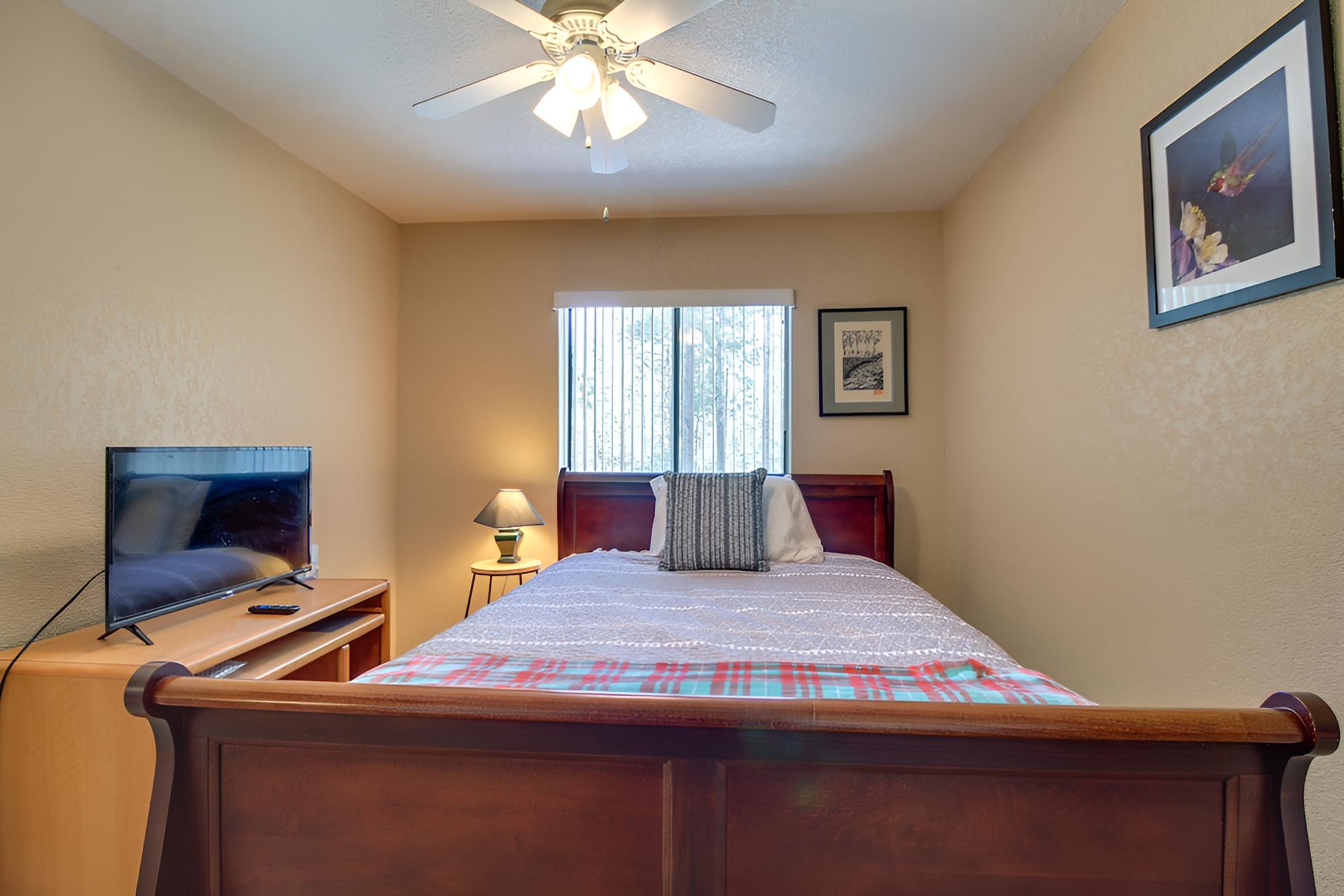 Pinetop Townhome w/ Private Patio & Gas Grill view 3