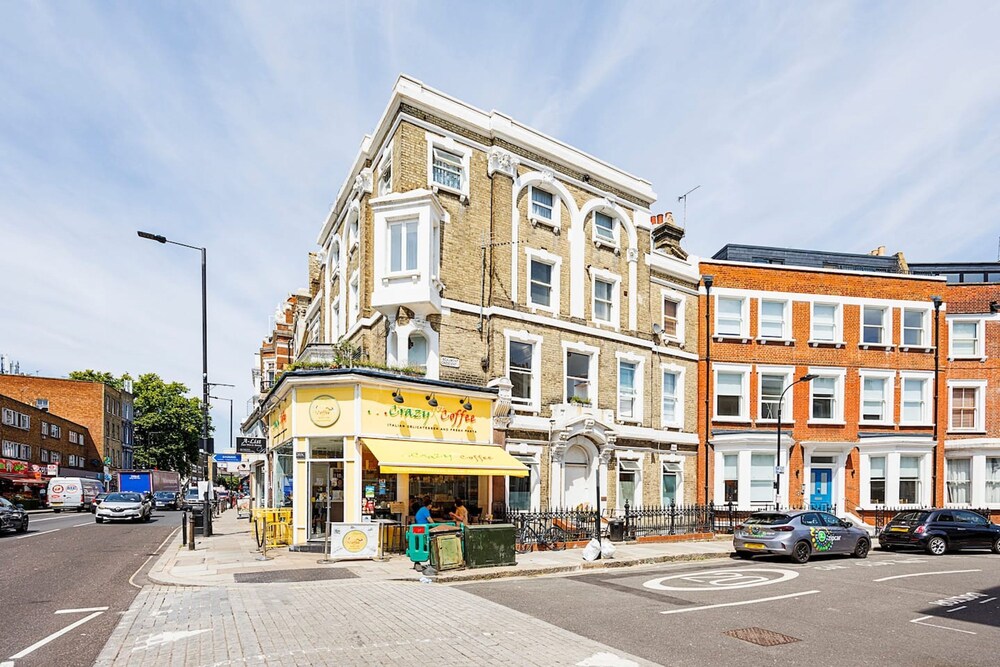 3 Bed 3 Bathroom Flat in Kensington A