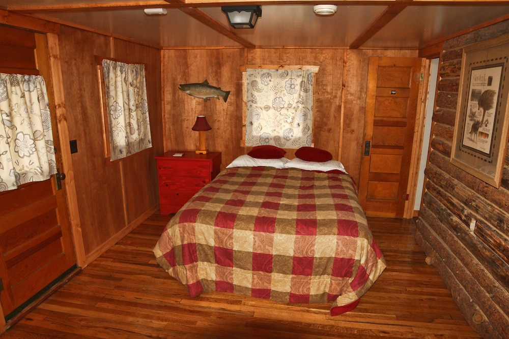 Tiny Town Cabins - Property Image 24