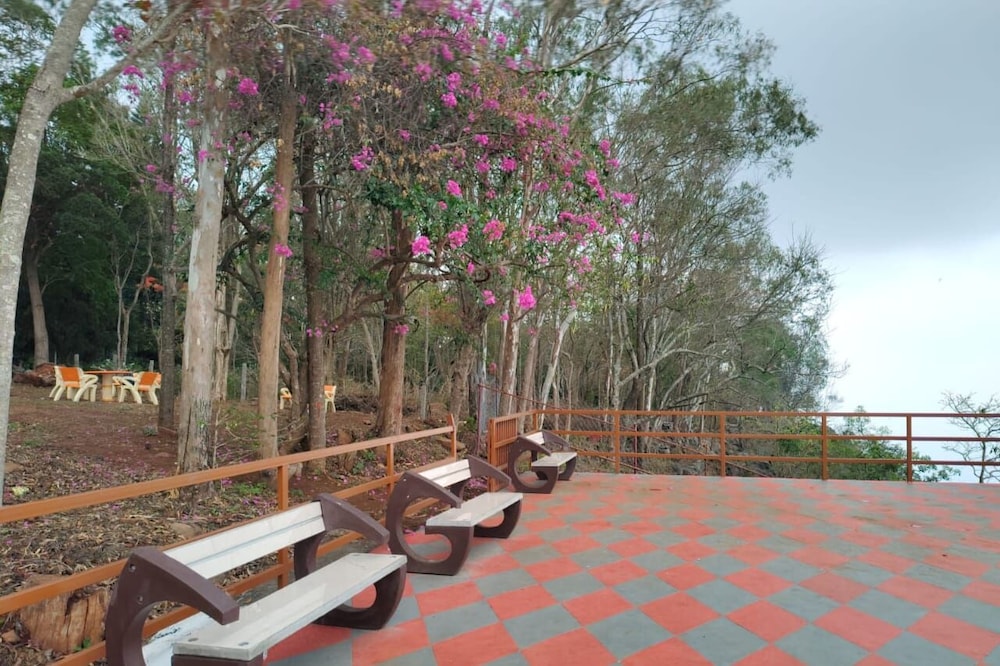 Clermont Resorts