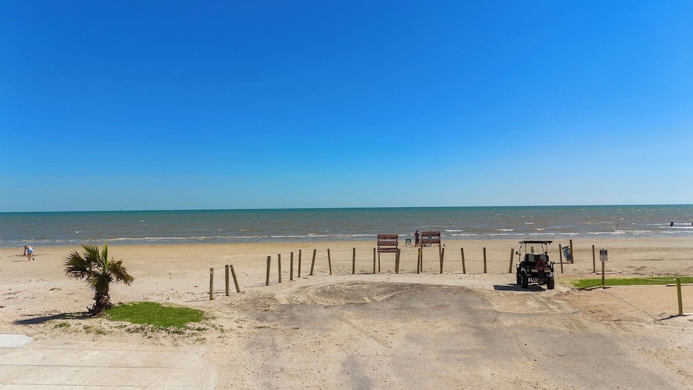 Pirates Beach Retreat by Ryson Vacation Rentals