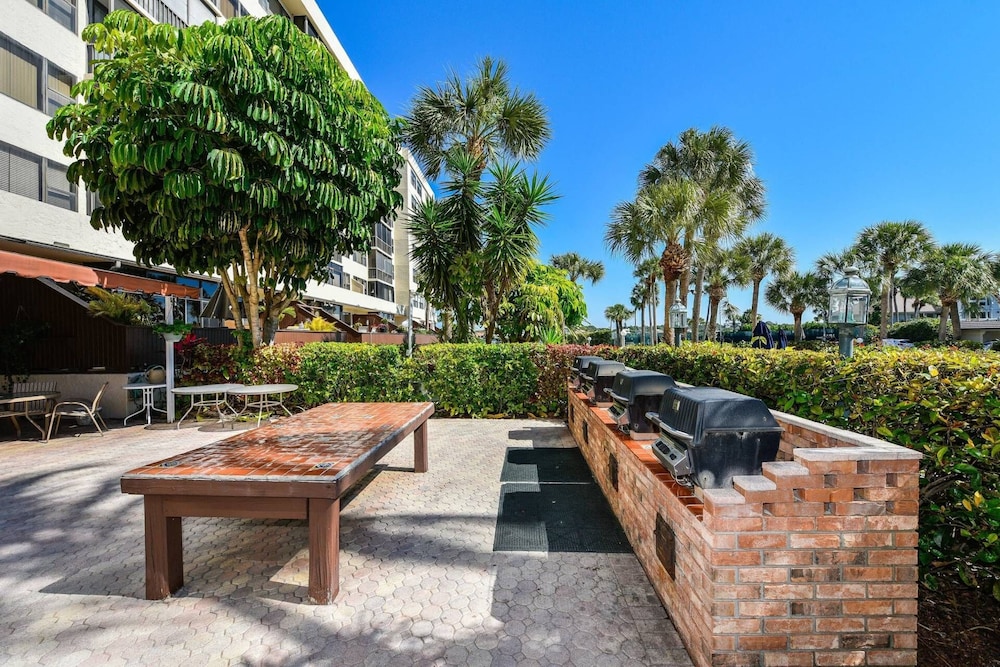 Harbor Towers Ocean View Escape