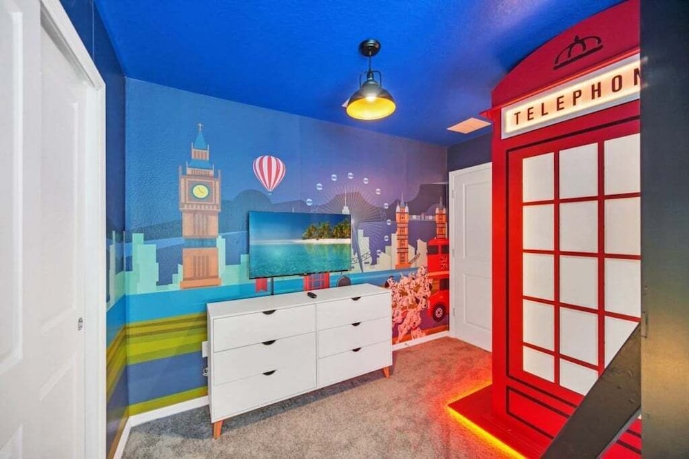 Everyone's Family Fun Home, Slides In Kids Rooms 10 Bedroom Villa