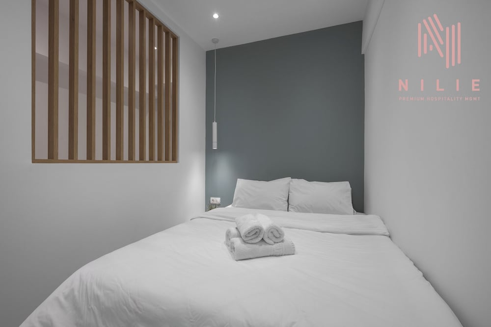 Venus, Nilie Hospitality MGMT