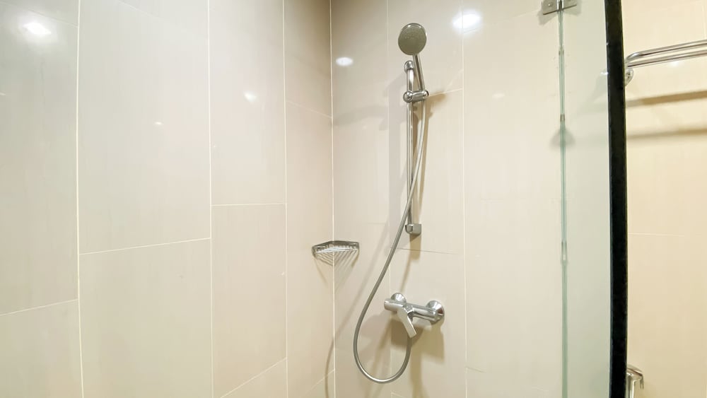 Spacious 2Br Apartment With Private Lift At The Kencana Residence