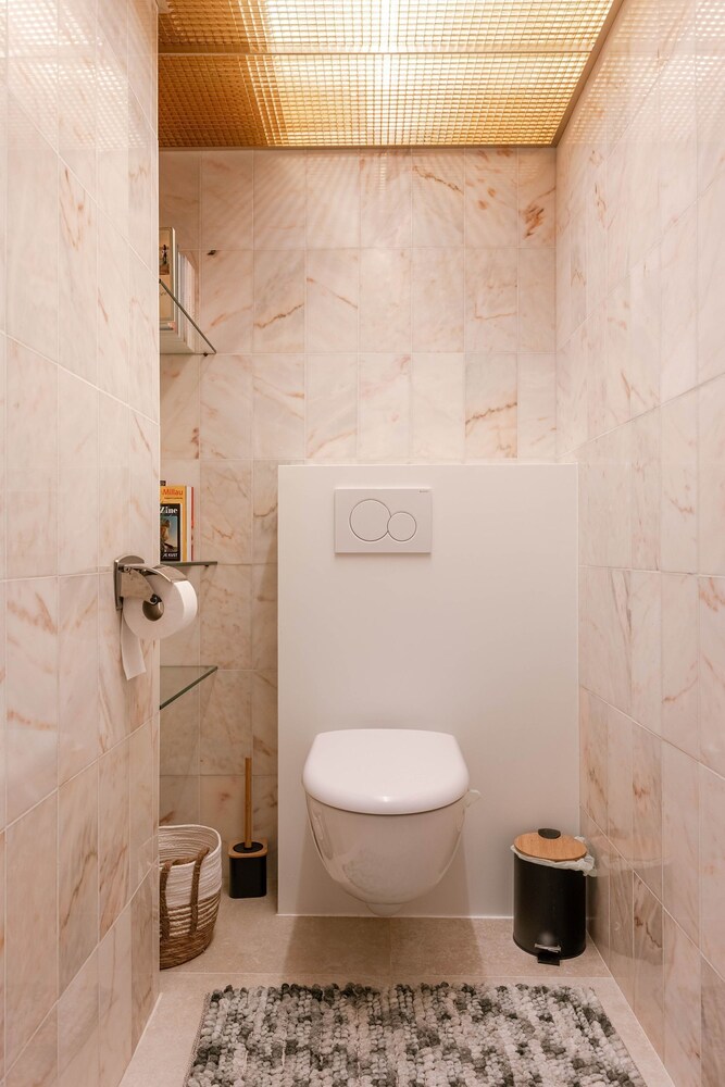 Hydro Palace - Stylish Charming Apartment With s