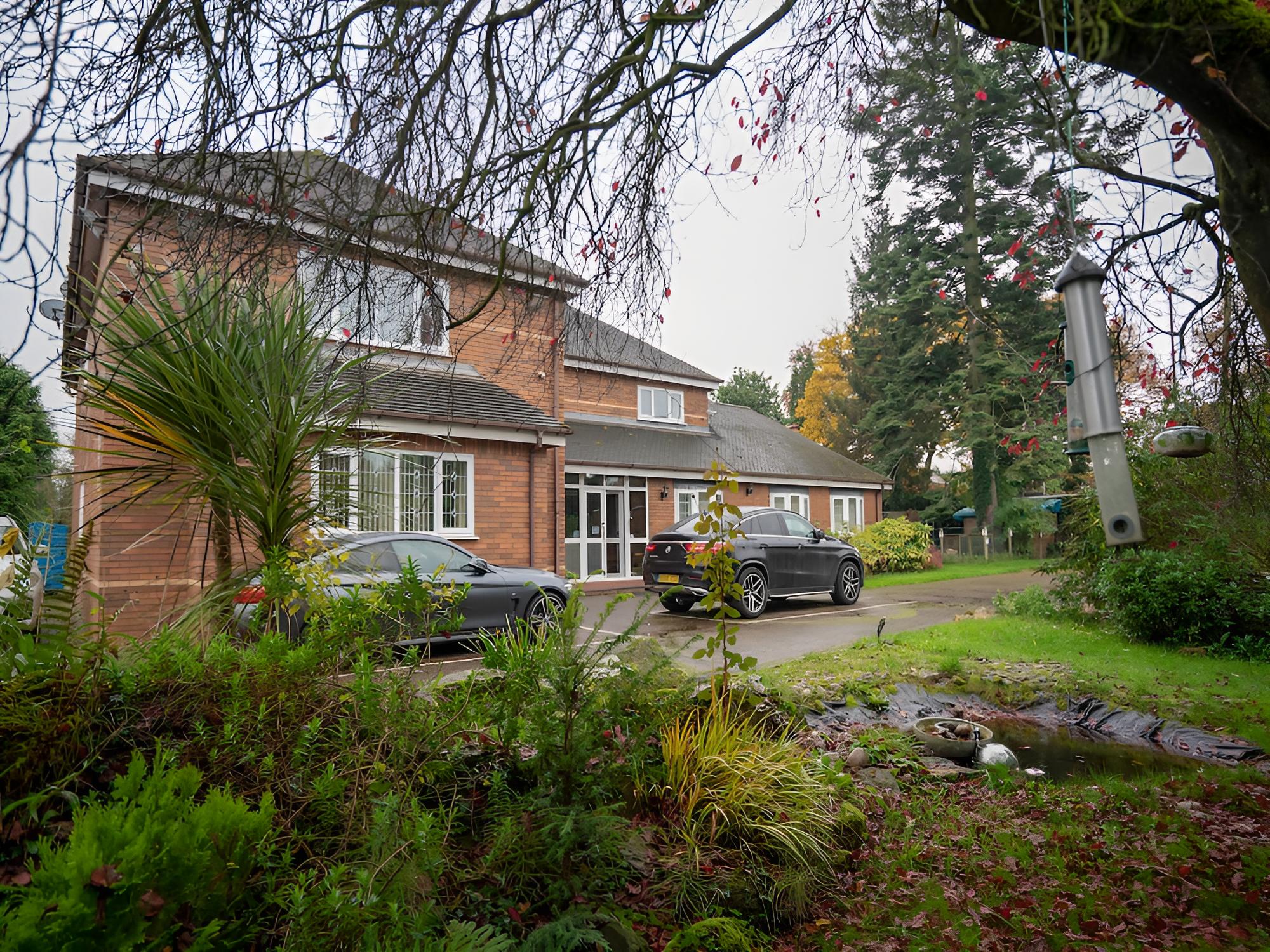 OakCroft GuestHouse Manchester Airport