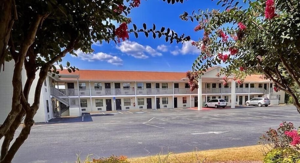 Sylvania Inn view 3