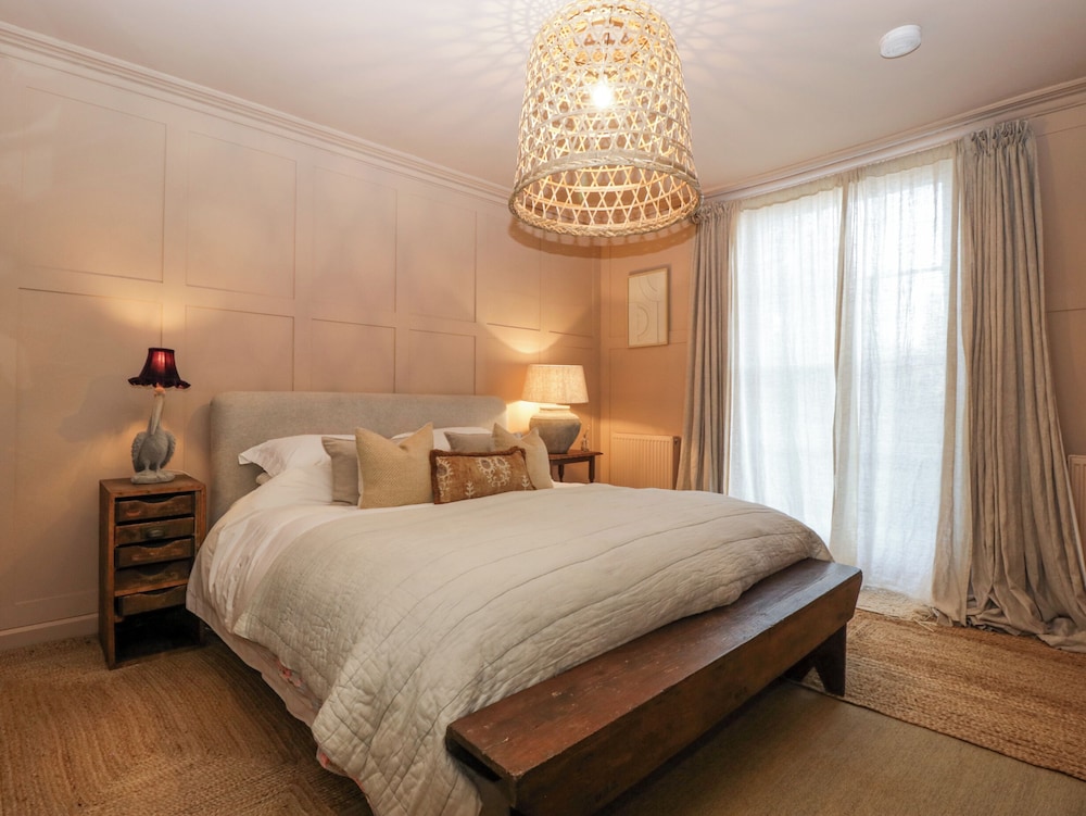 Cotswold House