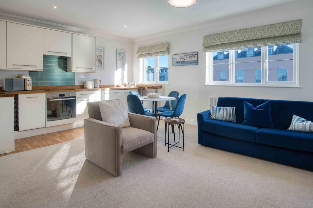 The Nook North Beach - 1 Bedroom Apartment - Tenby