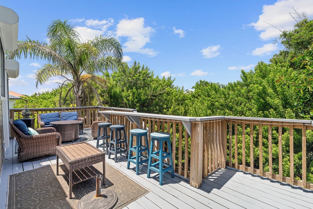 4BR Beach House Spacious Steps From Sand