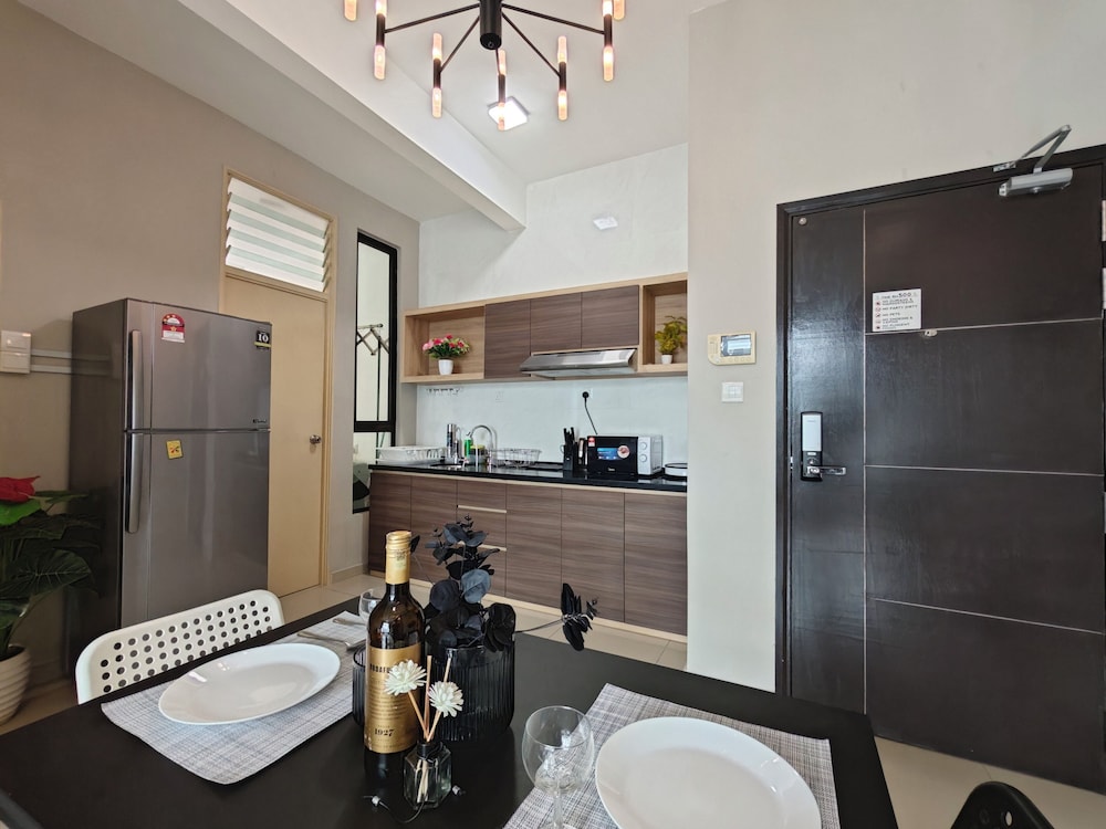 Kempas Dsummit Residences by Antlerzone