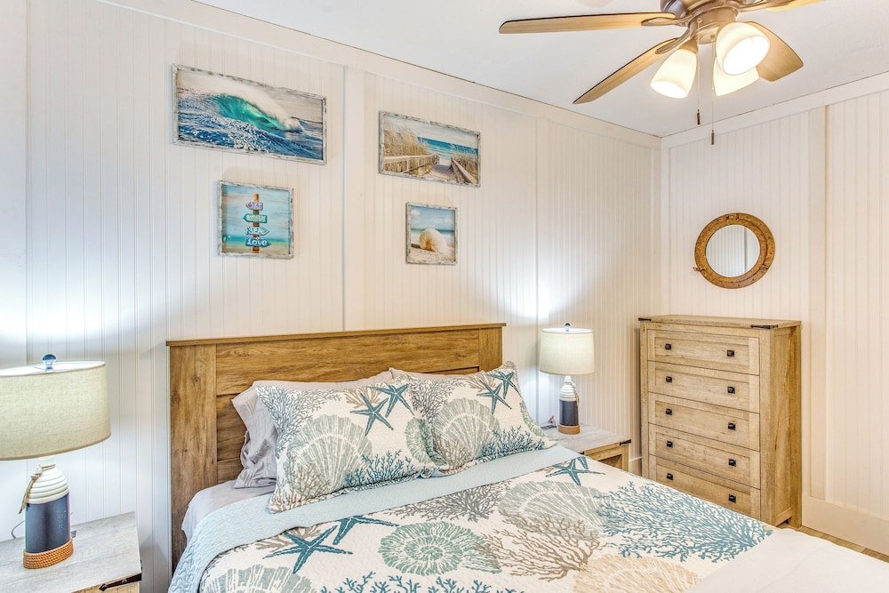 Steps to Sand: Remodeled North Myrtle Beach Condo!