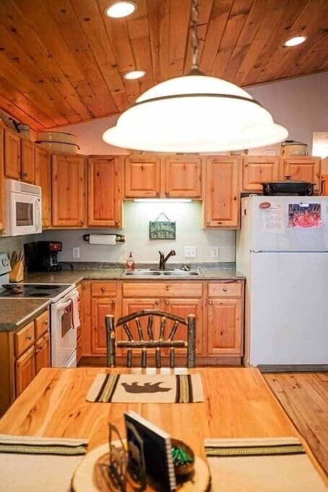 Quaint Clam 2 Bedroom Home