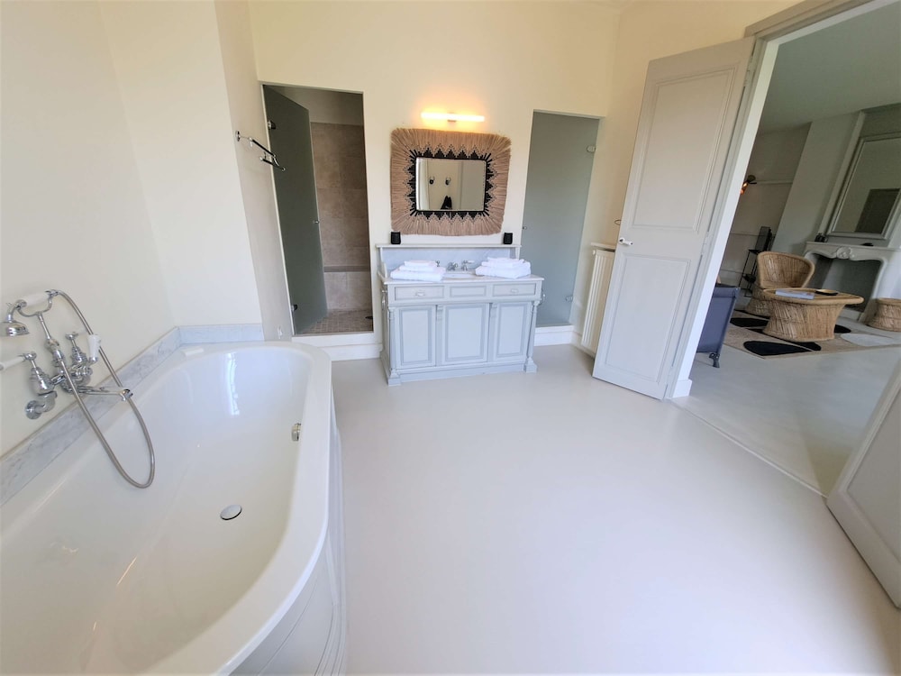 Villa Maillane 18th Century Residence Completely Renovated