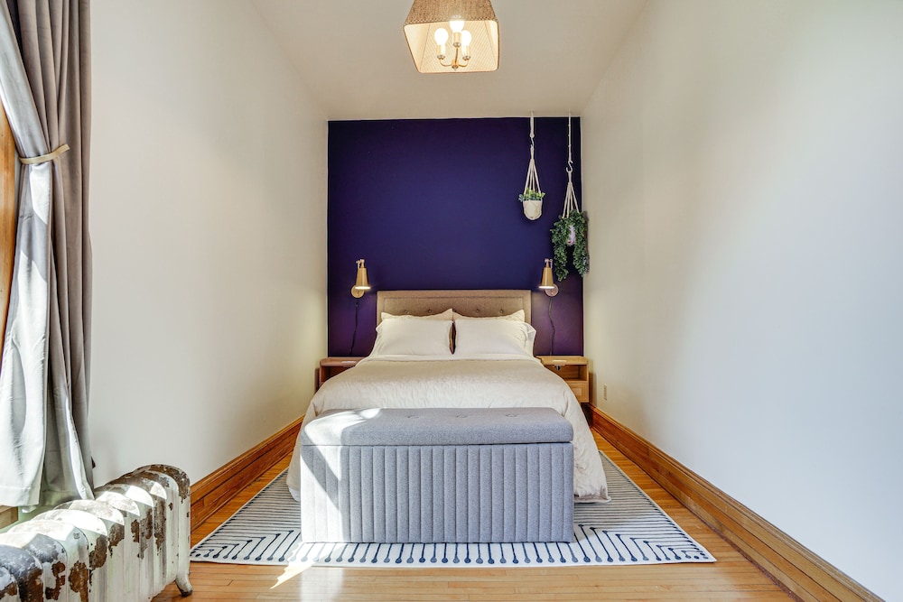 Saint Paul Vacation Rental Near Shopping & Dining!