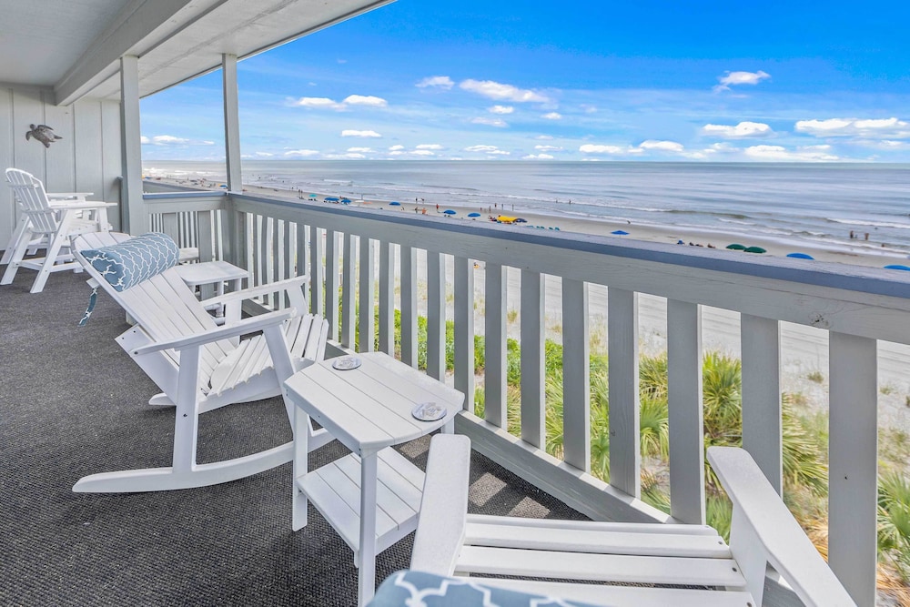 Oceanfront Condo w/ Pool Access in Surfside Beach!