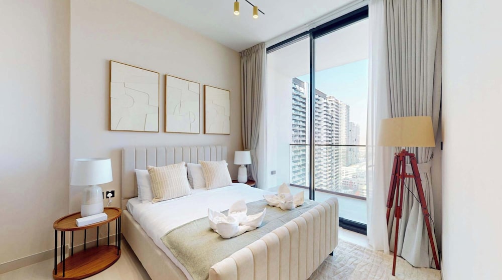 PVH - City View 1BR - Binghatti House