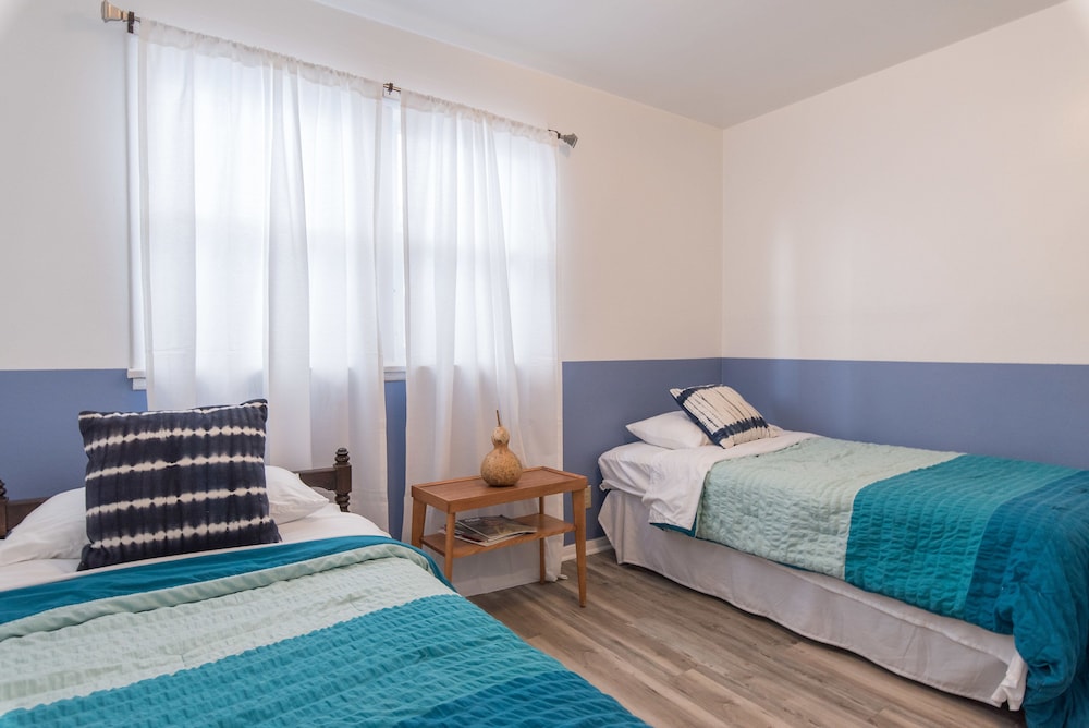 Ventura Vacations - Ventura Beach Cottage - Property Image 1