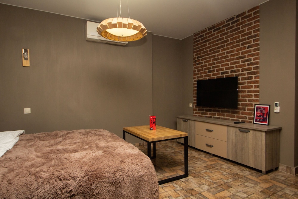 Photo 6