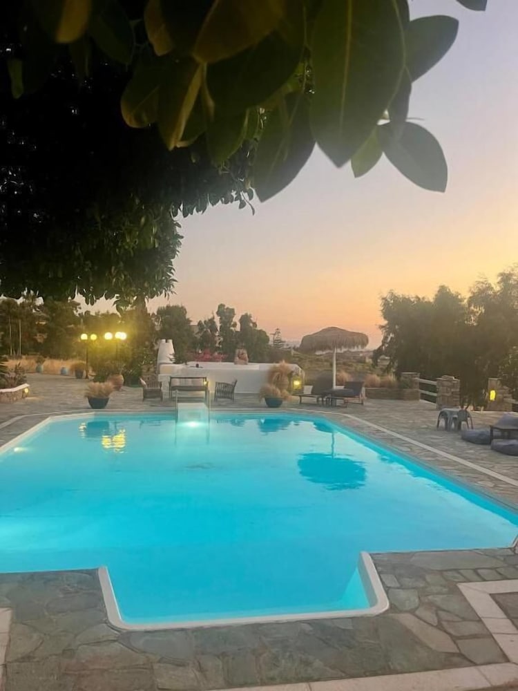Casa Paros