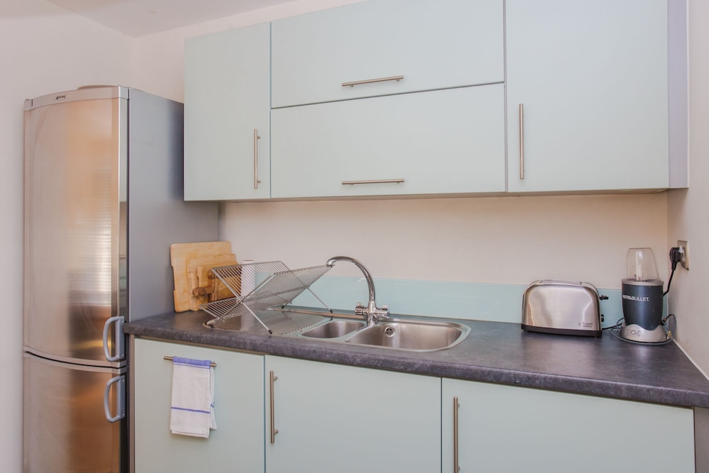 1 Bed with Balcony by Broadway Market & Columbia Road