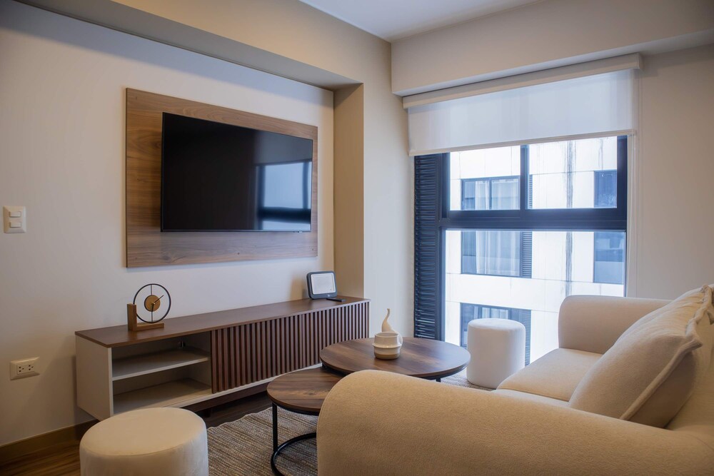w Elegant 2BR w Distinctive Deco in Miraflores