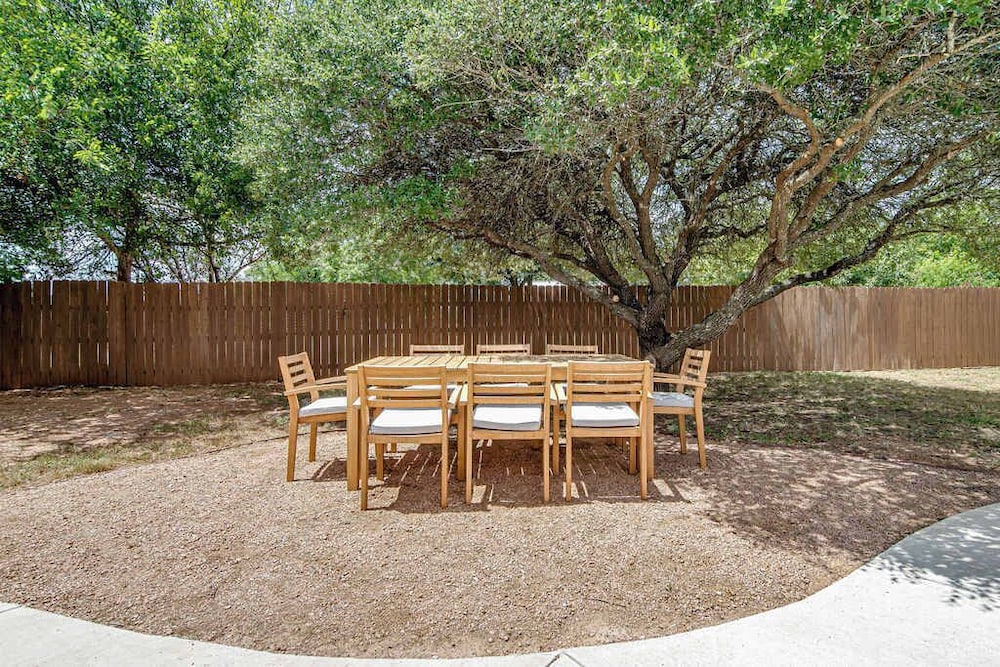 108 Wisteria Dr