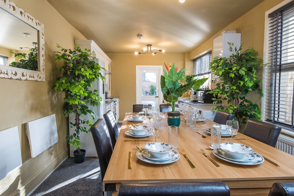 Immaculate 2-bed House in London
