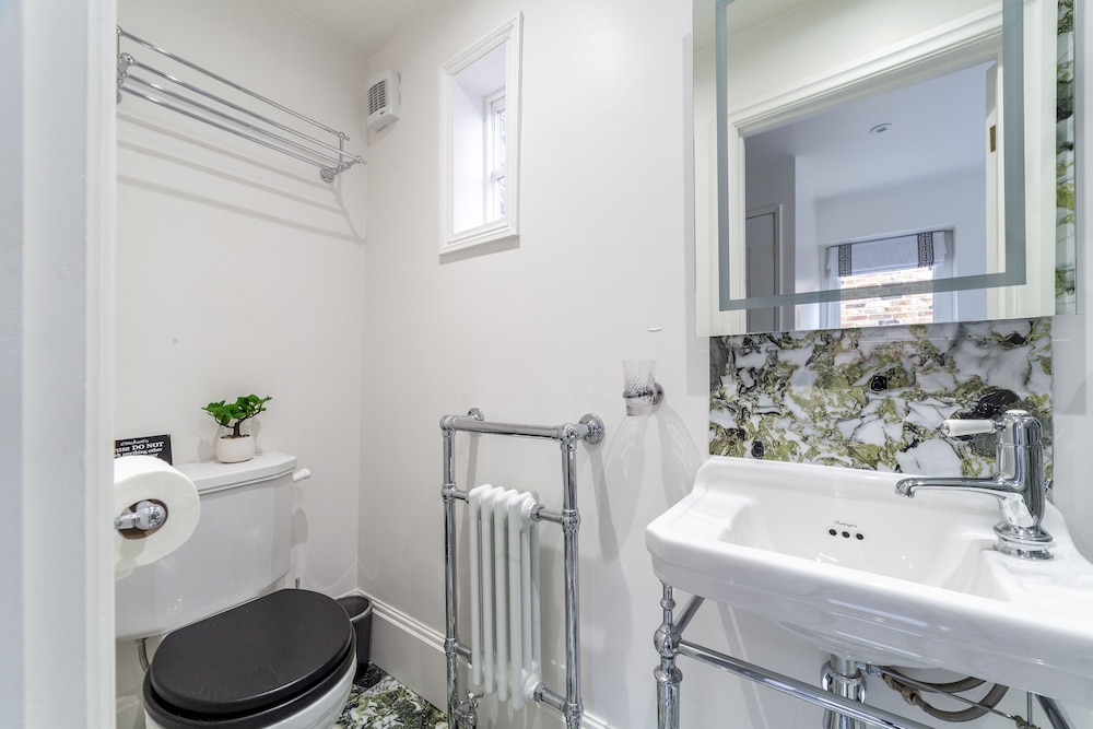 Modern & Stylish House in Deptford