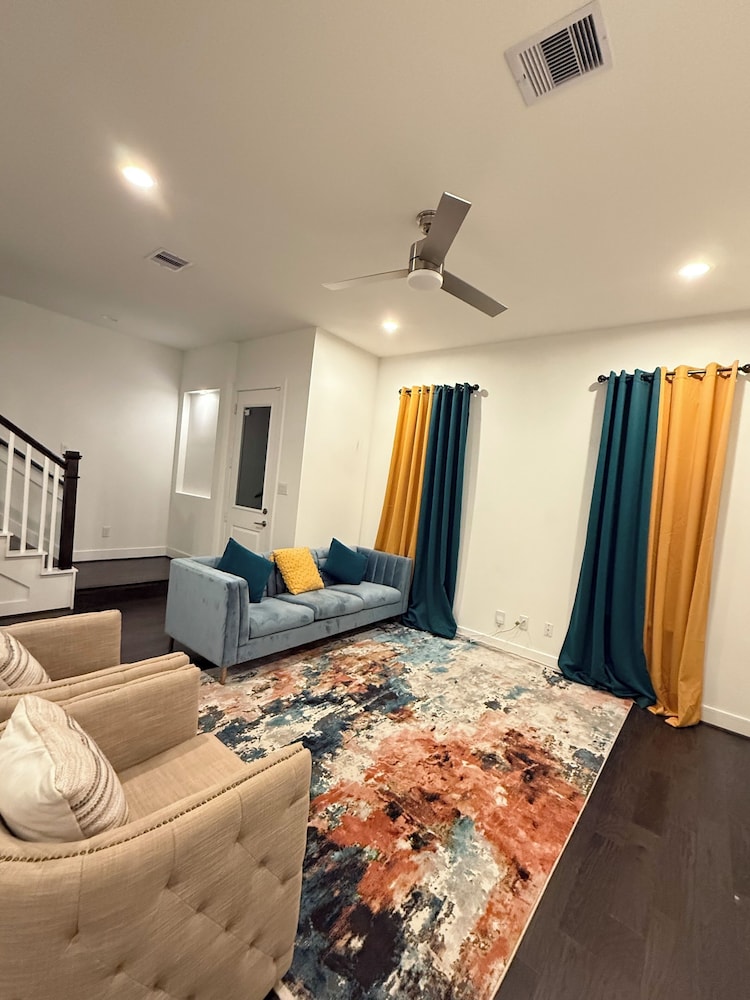 Luxury 3BR for Families Nurses and Group