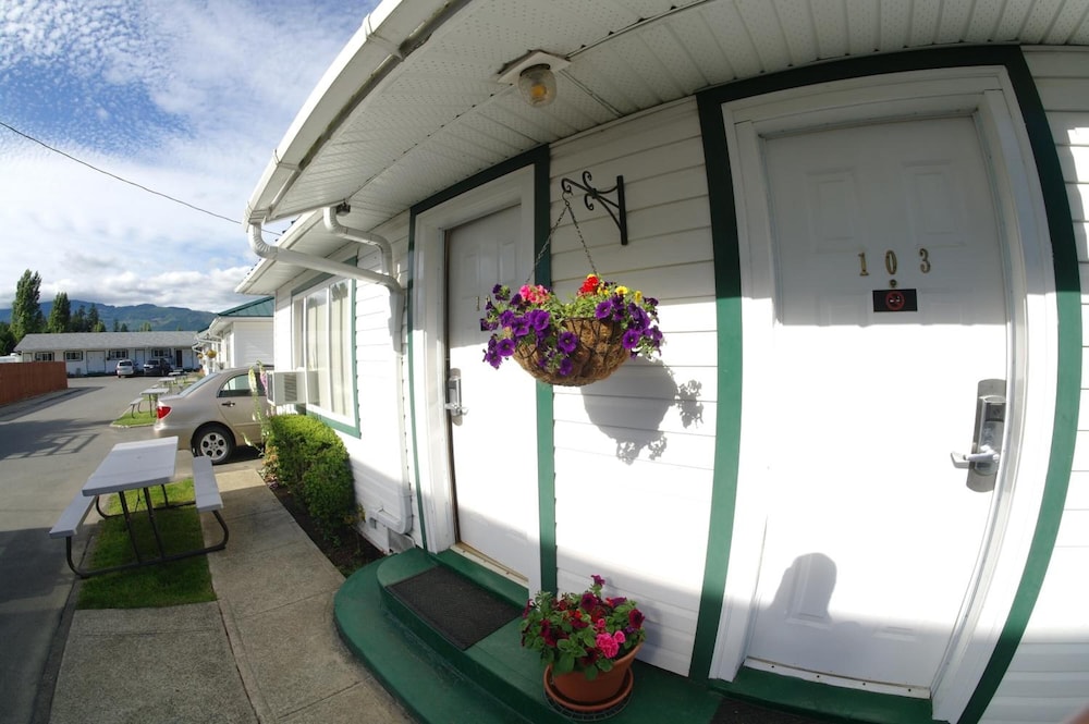 Photo 6