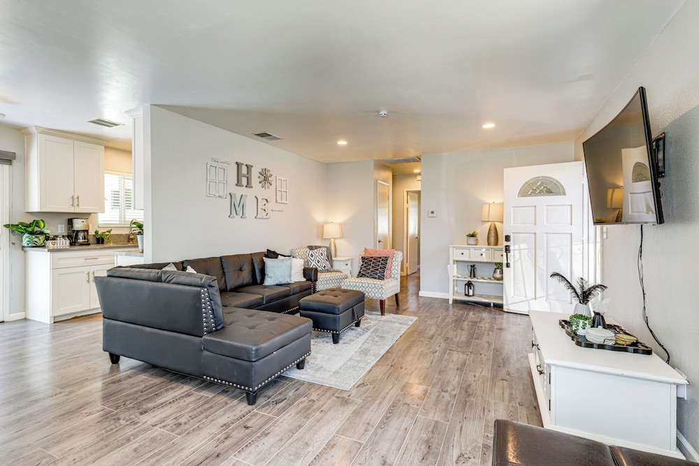 Pet-friendly Apt 11 Mi to Dtwn San Diego!
