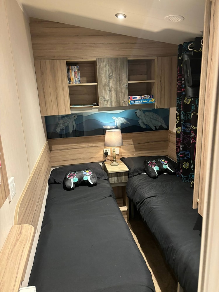 Cozy 3 Bedroom Mobile Home in Longniddry, Perfect for Families