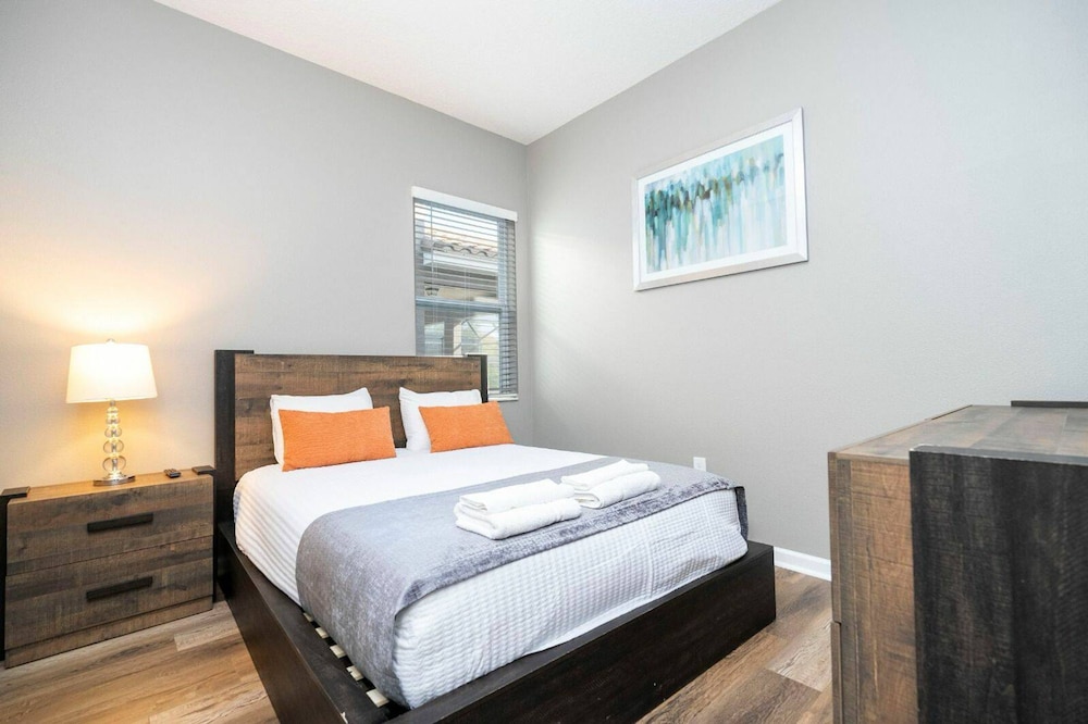 Solterra 12bd 11 5bat Sleeps24 Disney Pool Spa