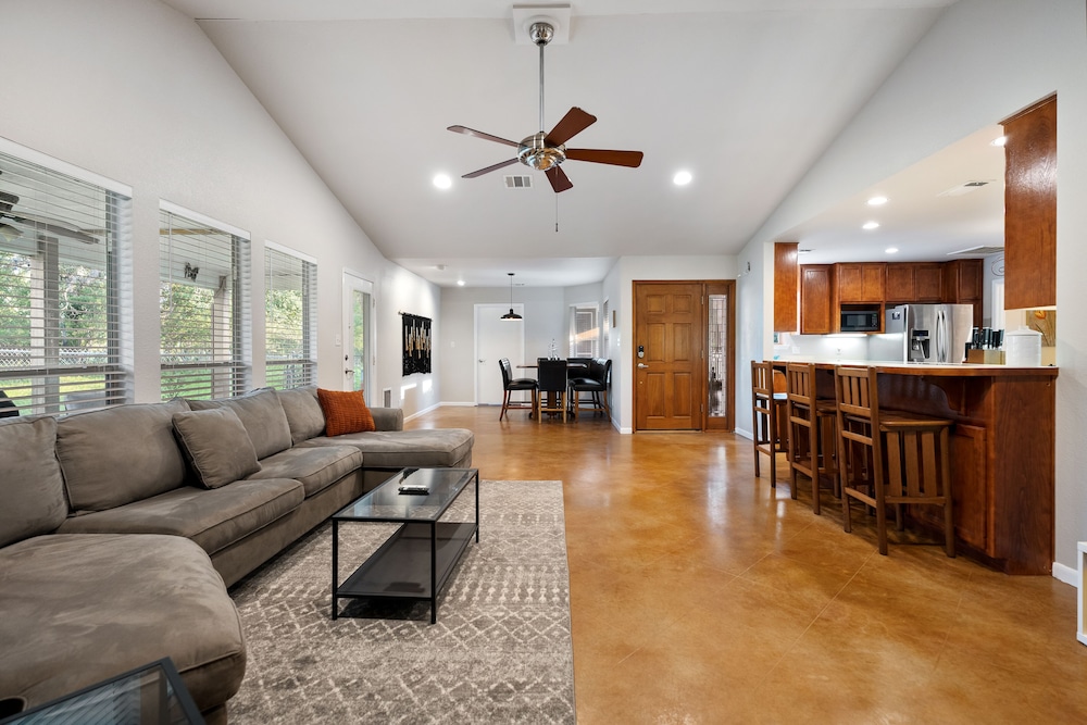 Marble Falls Vacations - Pet-friendly Marble Falls Home w/ Hot Tub! - Property Image 38