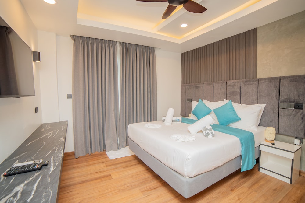 Whaleshark Beach photo 3