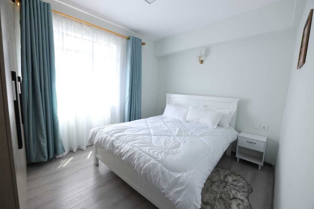 Lux Suites Sandalwood Gardens Apartments view 3