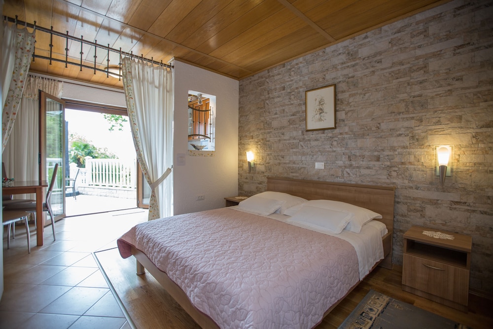 Villa Salona — photo 2