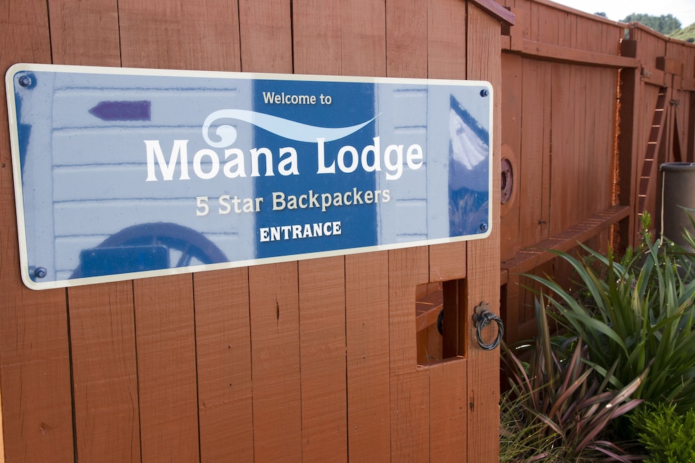 Moana Lodge - Guest House