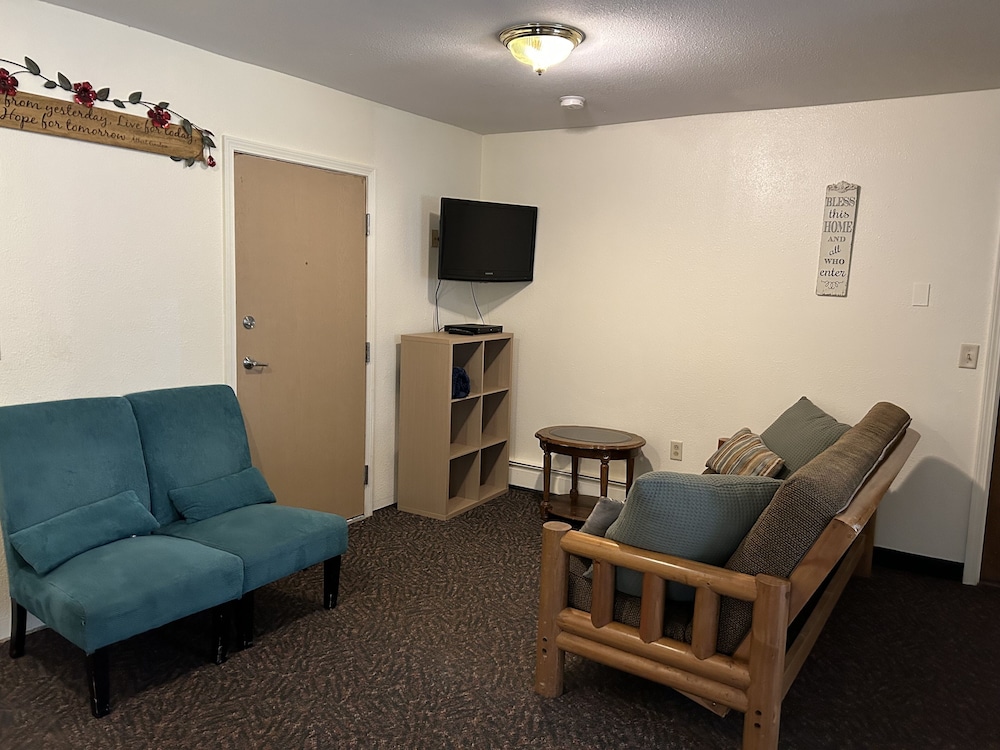 Bird Creek Motel