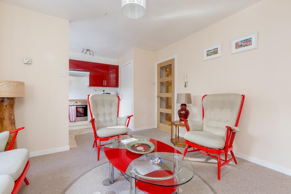 409 Cosy and Quiet 1 Bedroom Apartment in Canonmills With Parking view 5