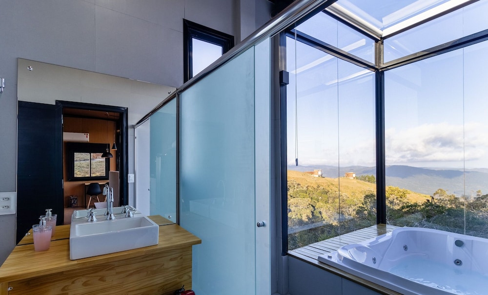 Cabana jacuzzi e vista montanhas VST031